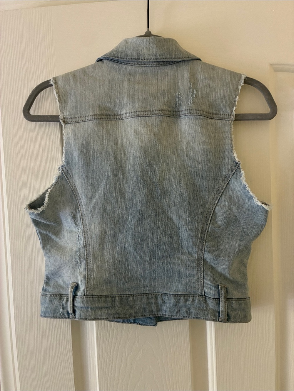GUESS Light Blue Denim Sleeveless Jacket with Red Logo Patch - Picture 5 of 7